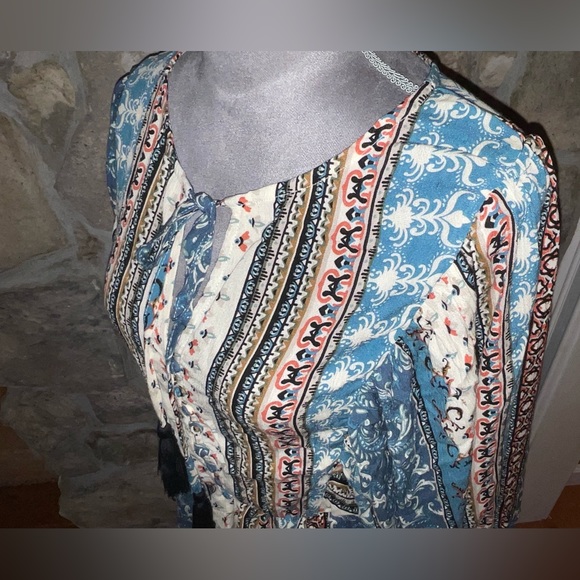 BoHo Style Lightweight Top - Picture 3 of 7